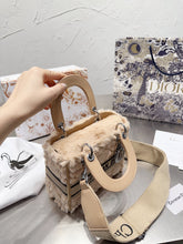 Load image into Gallery viewer, DR256 Lady-life / 7.9x7inch
