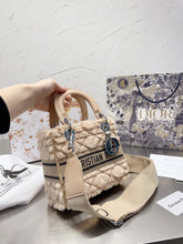 Load image into Gallery viewer, DR256 Lady-life / 7.9x7inch
