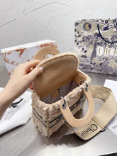 Load image into Gallery viewer, DR256 Lady-life / 7.9x7inch
