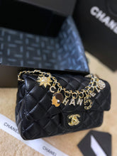 Load image into Gallery viewer, CC652 Small Classic Handbag / 8.6x5.7x2.4inch
