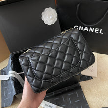 Load image into Gallery viewer, CC652 Small Classic Handbag / 8.6x5.7x2.4inch
