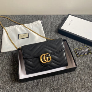 GC432 GG Marmont matelassé mini bag / 8"W x 5"H x 2.5"D