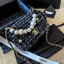 Load image into Gallery viewer, CC654 Small Pearl Handbag / 8.6x5.7x2.4inch
