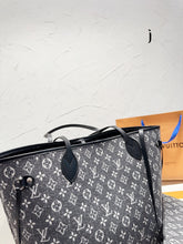 Load image into Gallery viewer, LB729 Neverfull MM / 12.2 x 11 x 5.5 inches
