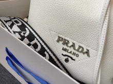 Load image into Gallery viewer, PD176 Leather bucket bag / 7.9x9.8x5.5inch
