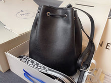 Load image into Gallery viewer, PD176 Leather bucket bag / 7.9x9.8x5.5inch
