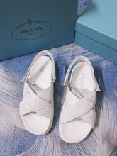 Load image into Gallery viewer, SE856 PD Quilted Nappa Leather Flatform Sandals / Size4-9
