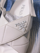Load image into Gallery viewer, SE856 PD Quilted Nappa Leather Flatform Sandals / Size4-9
