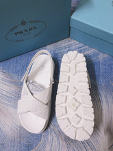 Load image into Gallery viewer, SE856 PD Quilted Nappa Leather Flatform Sandals / Size4-9
