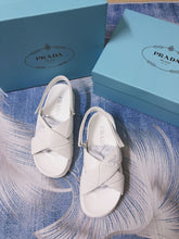 Load image into Gallery viewer, SE856 PD Quilted Nappa Leather Flatform Sandals / Size4-9
