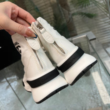 Load image into Gallery viewer, SE983 CC Sneakers / Sneaker Boots
