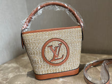 Load image into Gallery viewer, LB666 Petit Bucket / 9.4 x 7.5 x 7.3 inches
