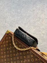 Load image into Gallery viewer, LB663 Wallet on Strap Bubblegram / HIGHEST QUALITY VERSION / 7.9 x 4.7 x 2.4 inches
