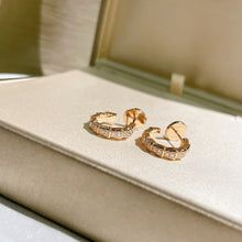 Load image into Gallery viewer, JW565 Serpenti Earrings
