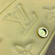 Load image into Gallery viewer, LB664 Wallet on Strap Bubblegram / HIGHEST QUALITY VERSION / 7.9 x 4.7 x 2.4 inches
