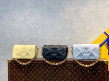 Load image into Gallery viewer, LB663 Wallet on Strap Bubblegram / HIGHEST QUALITY VERSION / 7.9 x 4.7 x 2.4 inches
