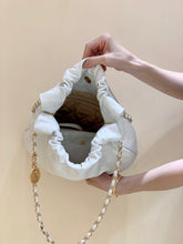 Load image into Gallery viewer, CC563 CC 22 Handbag / HIGHEST QUALITY VERSION / Small/Medium/Large
