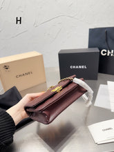 Load image into Gallery viewer, CC660 Wallet on the Chain / 7.8x5.1inch
