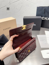 Load image into Gallery viewer, CC660 Wallet on the Chain / 7.8x5.1inch
