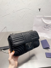 Load image into Gallery viewer, PD193 Diagramme Shsoulder Bag / 10.6x6.3inch
