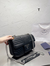 Load image into Gallery viewer, PD193 Diagramme Shsoulder Bag / 10.6x6.3inch
