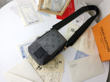 Load image into Gallery viewer, MBG038 Double Phone Pouch NM / 4.3 x 7.1 x 3.1 inches
