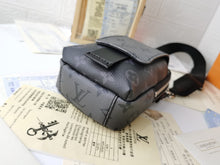 Load image into Gallery viewer, MBG038 Double Phone Pouch NM / 4.3 x 7.1 x 3.1 inches
