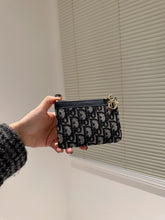 Load image into Gallery viewer, DR249 Card Holder
