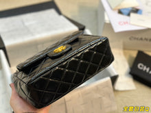 Load image into Gallery viewer, CC632 Small Hobo Bag / 6.6 × 7.4 × 2.3 in
