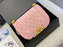 Load image into Gallery viewer, CC634 Small BOY CC Messenger Bag / 4.9 × 7 × 2.3 in
