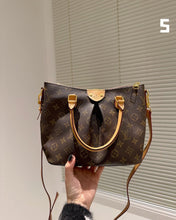 Load image into Gallery viewer, LB732 Boétie PM /  9.8 x 9.1 x 5.5 inches
