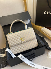 Load image into Gallery viewer, CC631 Flap Bag with Top Handle / 6.6 × 9.8 × 3.9 in
