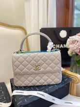 Load image into Gallery viewer, CC630 Flap Bag with Top Handle / 6.6 × 9.8 × 4.7 in
