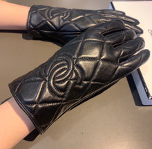 Load image into Gallery viewer, JW656 CC Lambskin Gloves
