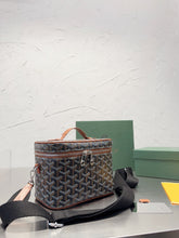 Load image into Gallery viewer, GY009 Muse Vanity Case / 6.3x5.5x7.9inch
