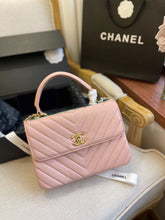 Load image into Gallery viewer, CC631 Flap Bag with Top Handle / 6.6 × 9.8 × 3.9 in
