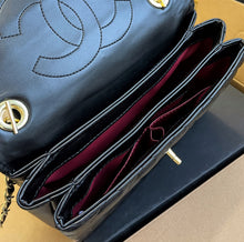 Load image into Gallery viewer, CC631 Flap Bag with Top Handle / 6.6 × 9.8 × 3.9 in
