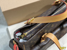 Load image into Gallery viewer, LB737 Vintage Handbag / 10.2x3.9x7.5inch
