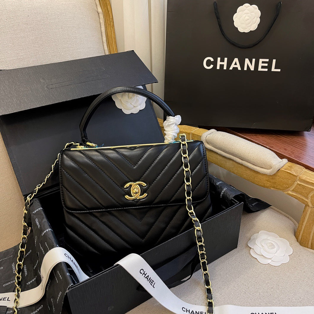 CC631 Flap Bag with Top Handle / 6.6 × 9.8 × 3.9 in