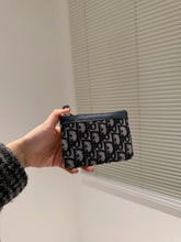 Load image into Gallery viewer, DR249 Card Holder
