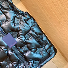 Load image into Gallery viewer, CLTH291 LB Down Vest / S/M/L
