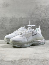 Load image into Gallery viewer, SE946 Women's Triple S Clear Sole

