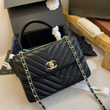 Load image into Gallery viewer, CC631 Flap Bag with Top Handle / 6.6 × 9.8 × 3.9 in
